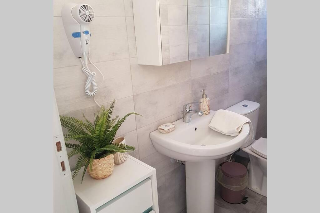 Ellis Home With Private Entrance And Nice Veranda خانيا المظهر الخارجي الصورة