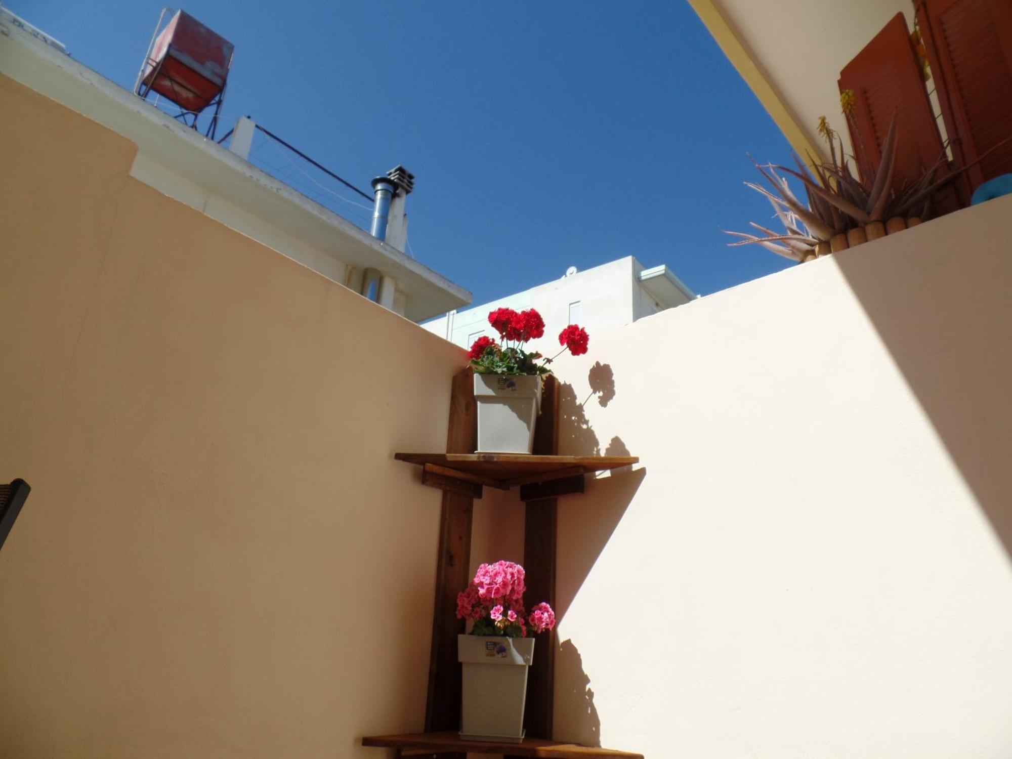 Ellis Home With Private Entrance And Nice Veranda خانيا المظهر الخارجي الصورة